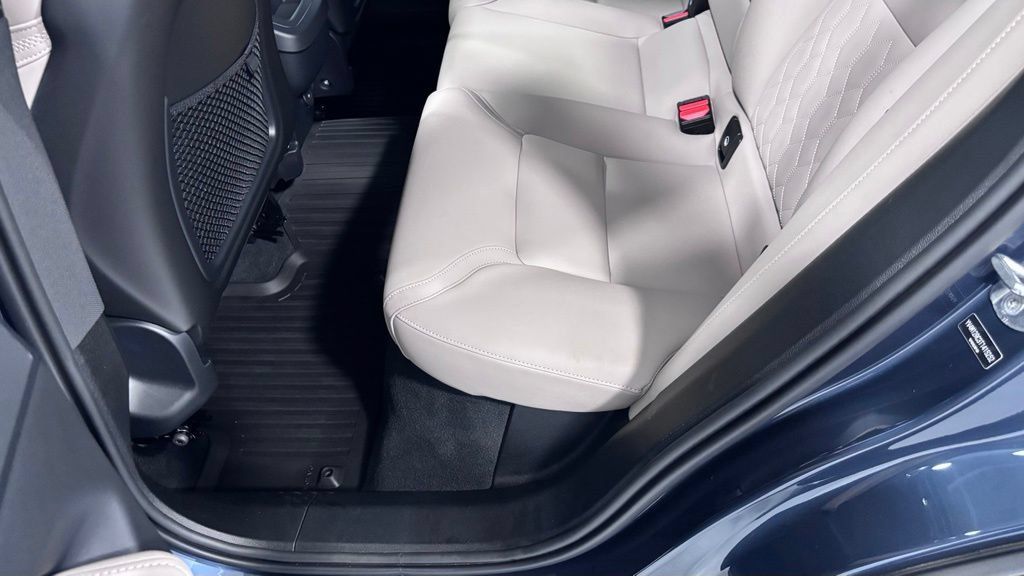 Certified 2026 Volvo XC60 B5 Plus AWD/4WD image 21
