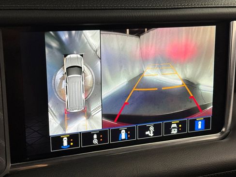 Used 2022 GMC Yukon Denali w/ Advanced Technology Package image 25