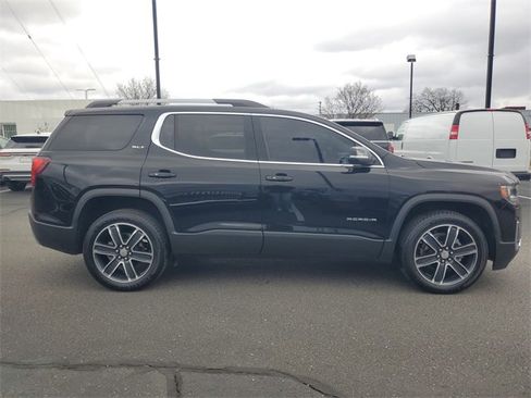 Used 2022 GMC Acadia SLT w/ Preferred Package image 8
