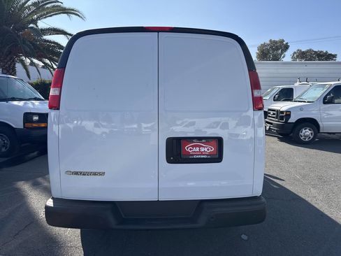 Used 2019 Chevrolet Express 3500 Extended w/ Driver Convenience Package image 5