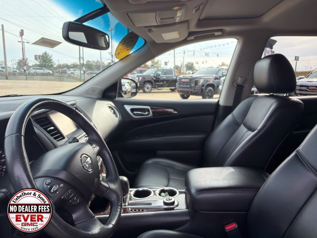 Used 2015 Nissan Pathfinder Platinum w/ Cargo Package FWD image 24