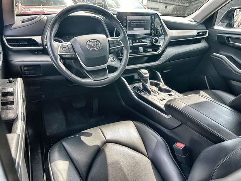 Used 2022 Toyota Highlander XLE image 20