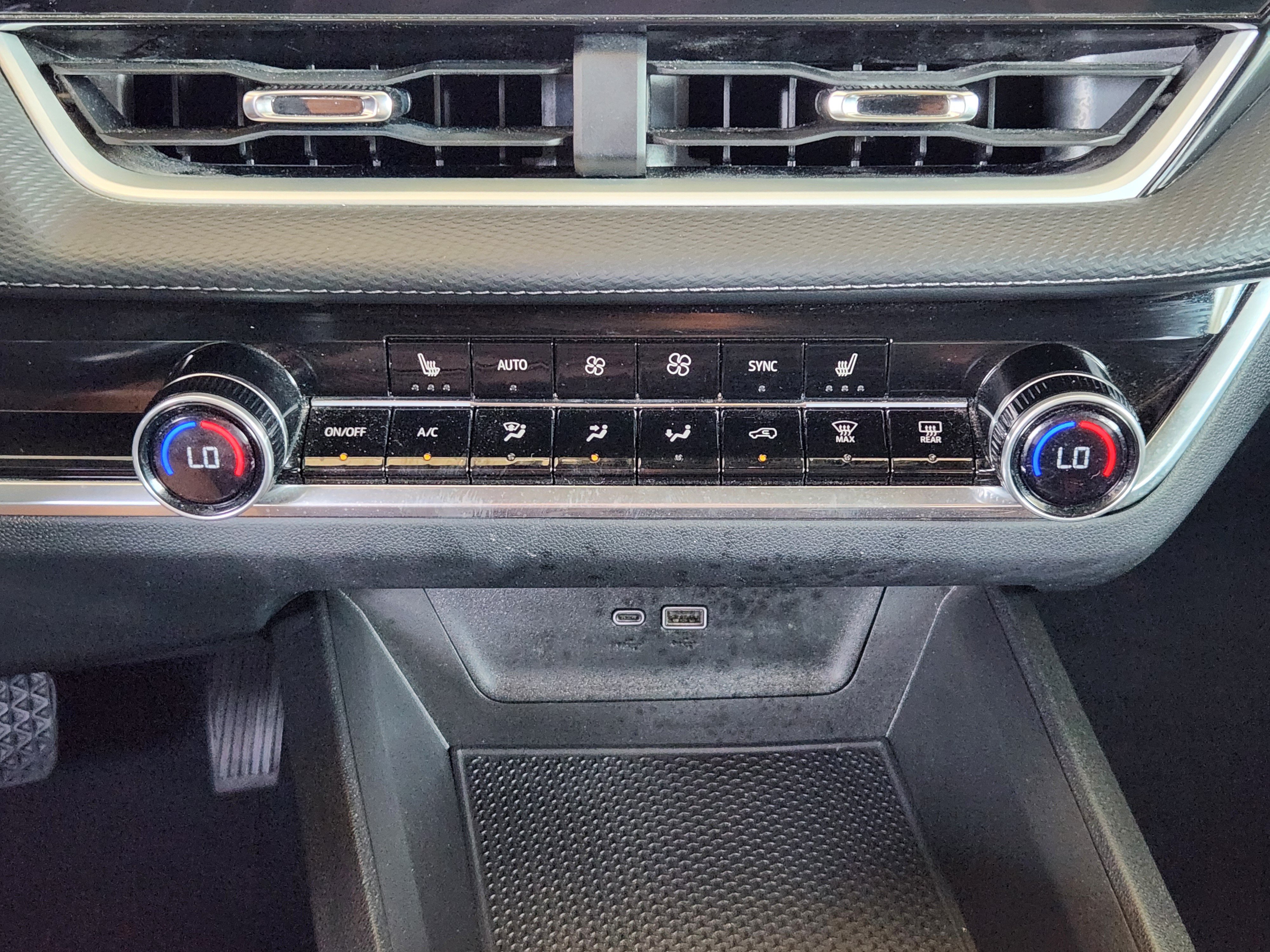 Used 2025 Chevrolet Equinox LT w/ Convenience Package II FWD image 19