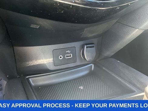 Used 2019 Nissan Rogue S AWD/4WD image 17