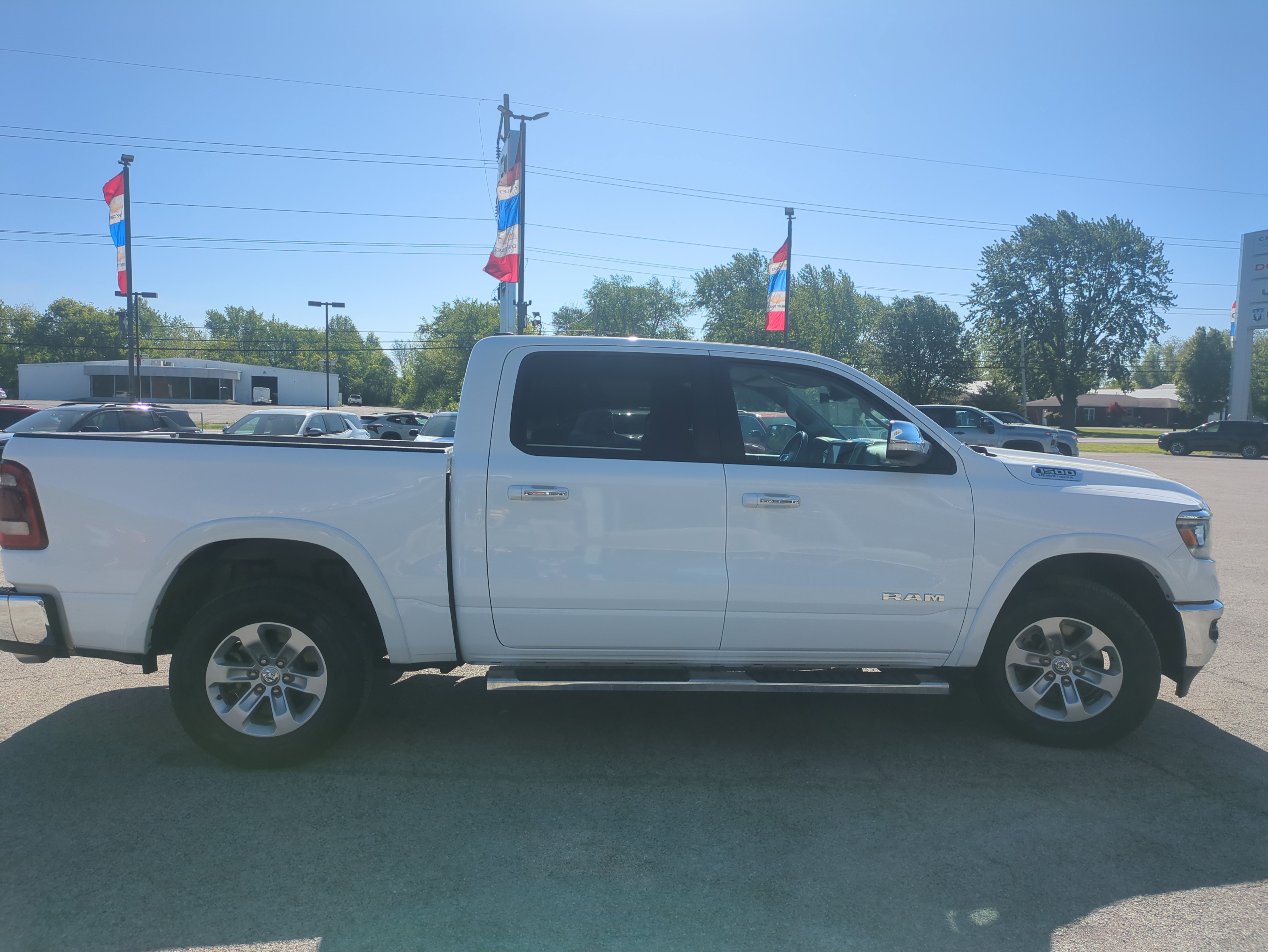 Used 2022 RAM 1500 Laramie AWD/4WD image 4