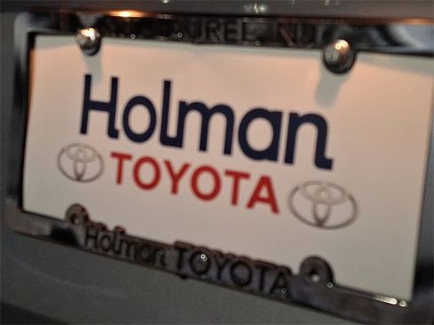 Used 2014 Toyota Sienna XLE image 29