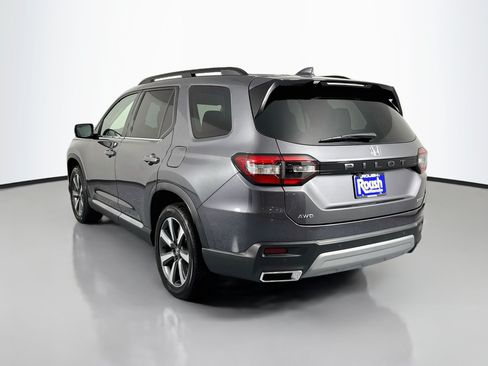 Certified 2025 Honda Pilot Touring image 7