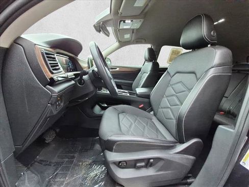 Used 2024 Volkswagen Atlas SE FWD image 15