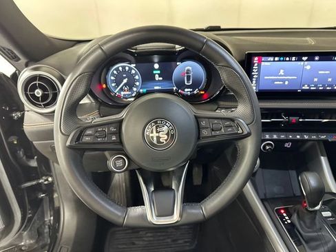 Used 2024 Alfa Romeo Tonale Ti AWD/4WD image 14