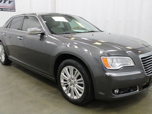 Used 2014 Chrysler 300 C w/ Beats Audio Group image 3
