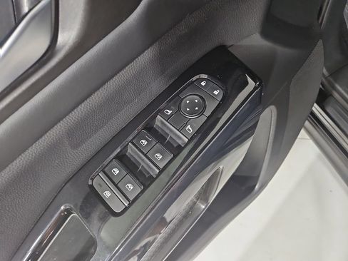 Used 2022 Nissan Pathfinder SV AWD/4WD image 12