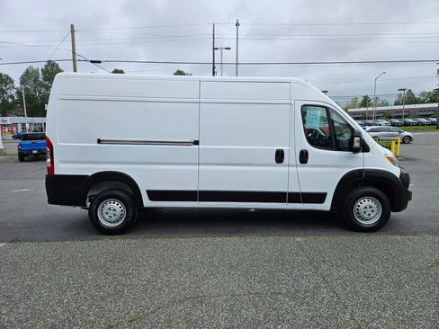 Used 2026 RAM ProMaster 2500 w/ Convenience Group FWD image 6