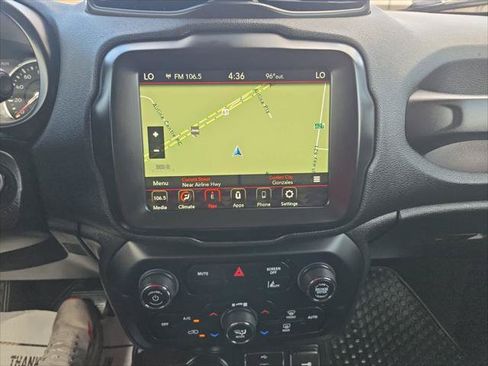 Certified 2023 Jeep Renegade Latitude AWD/4WD image 17