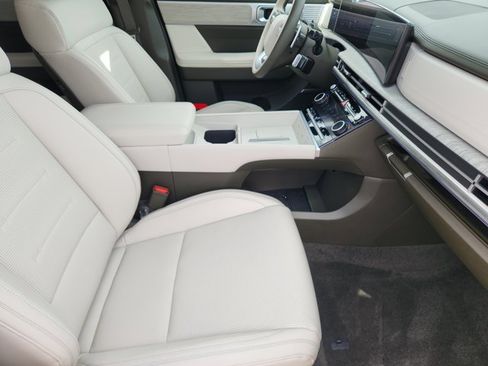 Certified 2025 Hyundai Santa Fe Calligraphy image 13