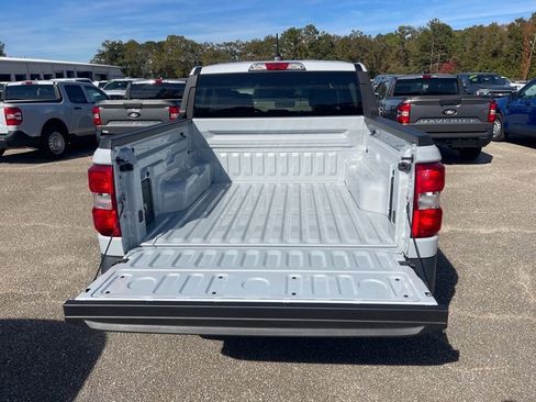 New 2025 Ford Maverick XL image 11