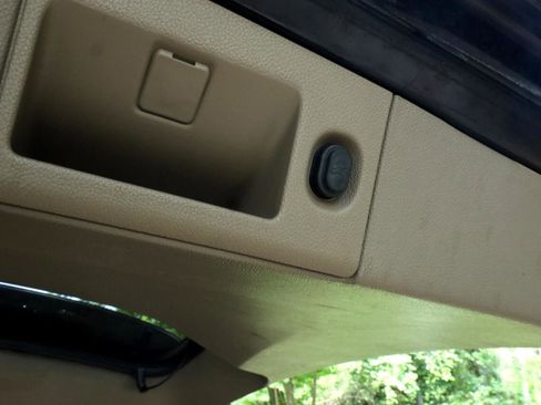 Used 2017 GMC Yukon SLT image 18