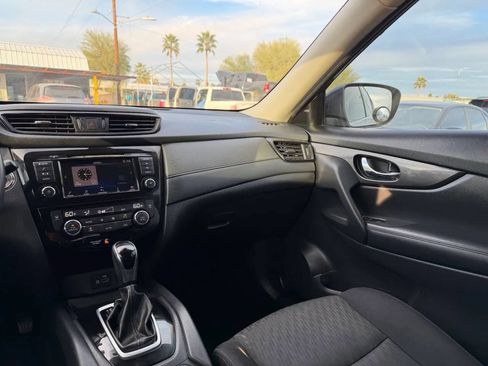 Used 2019 Nissan Rogue SV AWD/4WD image 22