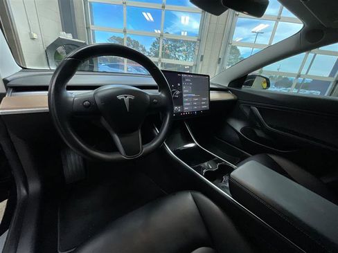 Used 2018 Tesla Model 3 Long Range image 14