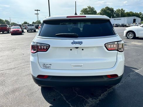 Used 2024 Jeep Compass Sport image 3