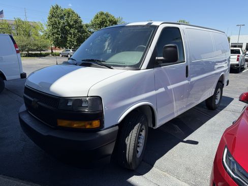 New 2026 Chevrolet Express 2500 w/ Driver Convenience Package RWD image 4