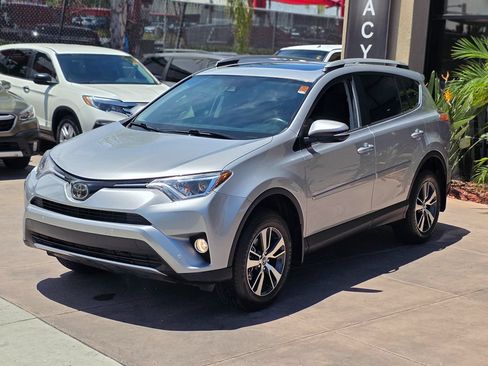 Used 2016 Toyota RAV4 XLE w/ Convenience Package FWD image 5