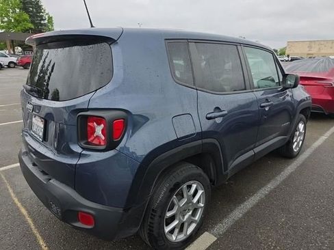 Used 2023 Jeep Renegade Latitude image 4