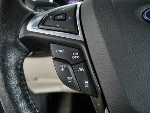 Certified 2019 Ford Edge Titanium w/ Cold Weather Package AWD/4WD image 23