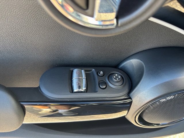 Used 2024 MINI Cooper S FWD image 9
