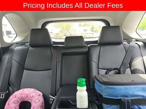 Used 2022 Toyota RAV4 XLE AWD/4WD image 6