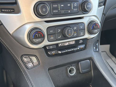 Used 2019 GMC Yukon XL SLT image 27