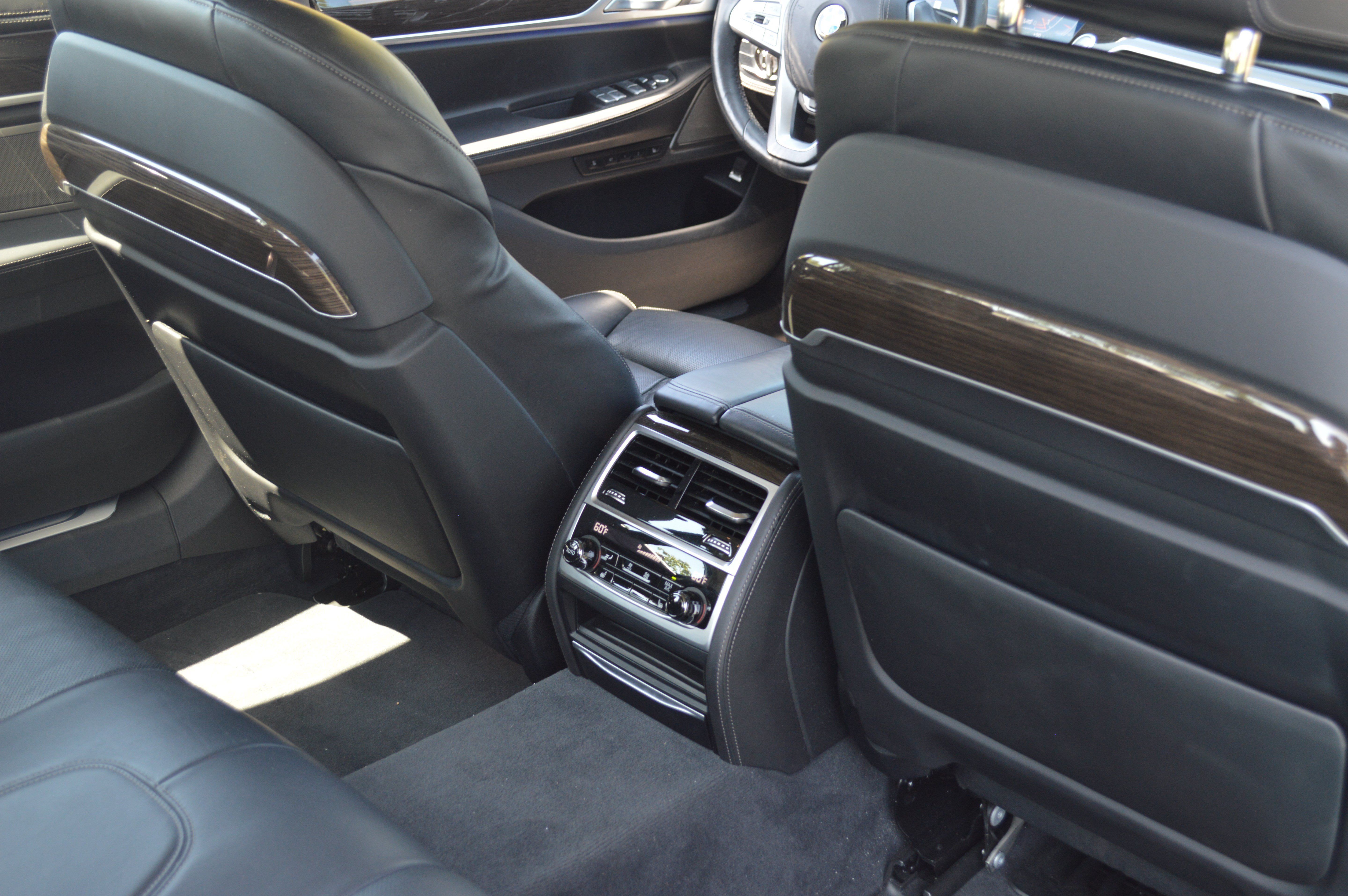 Used 2022 BMW 750i xDrive w/ Executive Package AWD/4WD image 33