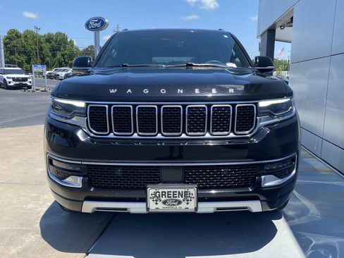 Used 2024 Jeep Wagoneer L Series II w/ Flexible Seating Group AWD/4WD image 11