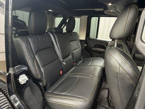 Used 2025 Jeep Wrangler Unlimited Sahara w/ Safety Group AWD/4WD image 43