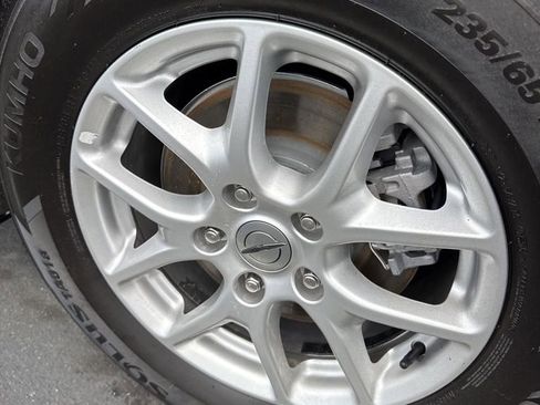 Used 2024 Chrysler Pacifica Touring-L image 7