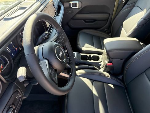 New 2026 Jeep Gladiator Sport AWD/4WD image 20