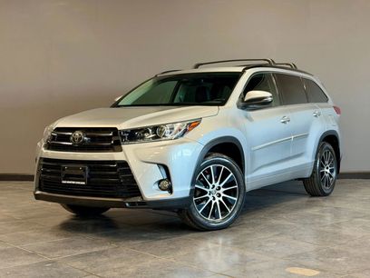 Used 2017 Toyota Highlander SE
