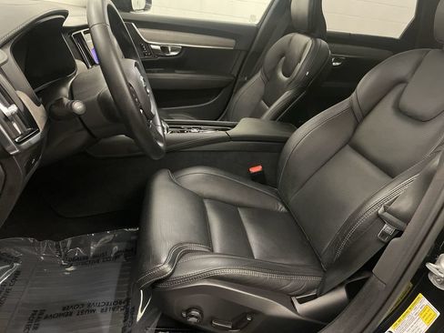 Used 2023 Volvo V90 B6 Cross Country Ultimate AWD/4WD image 13