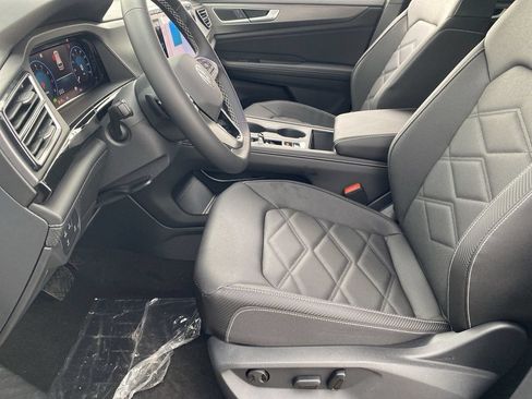New 2026 Volkswagen Atlas Cross Sport SE FWD image 15