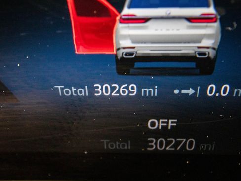 Used 2025 BMW X7 xDrive40i image 23