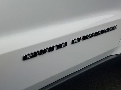 Used 2020 Jeep Grand Cherokee Limited image 7