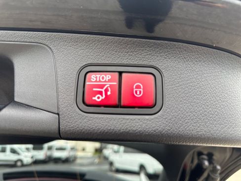 Used 2025 Mercedes-Benz GLA 250 4MATIC image 23