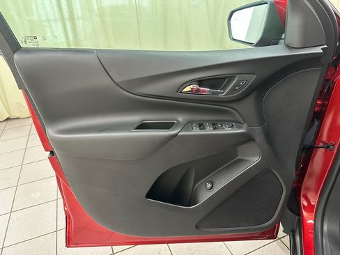 Certified 2024 Chevrolet Equinox LT image 33