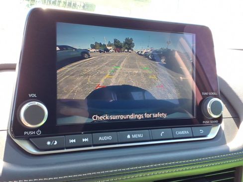 Used 2024 Nissan Rogue S FWD image 14