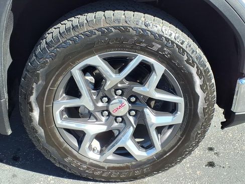 Used 2024 GMC Sierra 1500 SLE image 5