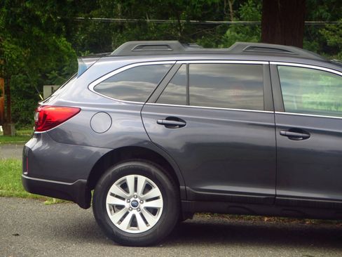 Used 2016 Subaru Outback 2.5i Premium AWD/4WD image 30