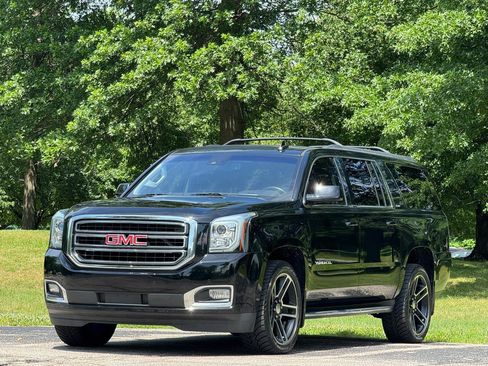 Used 2015 GMC Yukon XL SLE w/ Convenience Package AWD/4WD image 4