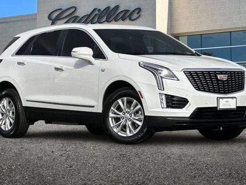 Certified 2025 Cadillac XT5 Luxury FWD image 1