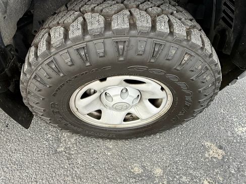 Used 2019 Toyota Tacoma SR RWD image 19