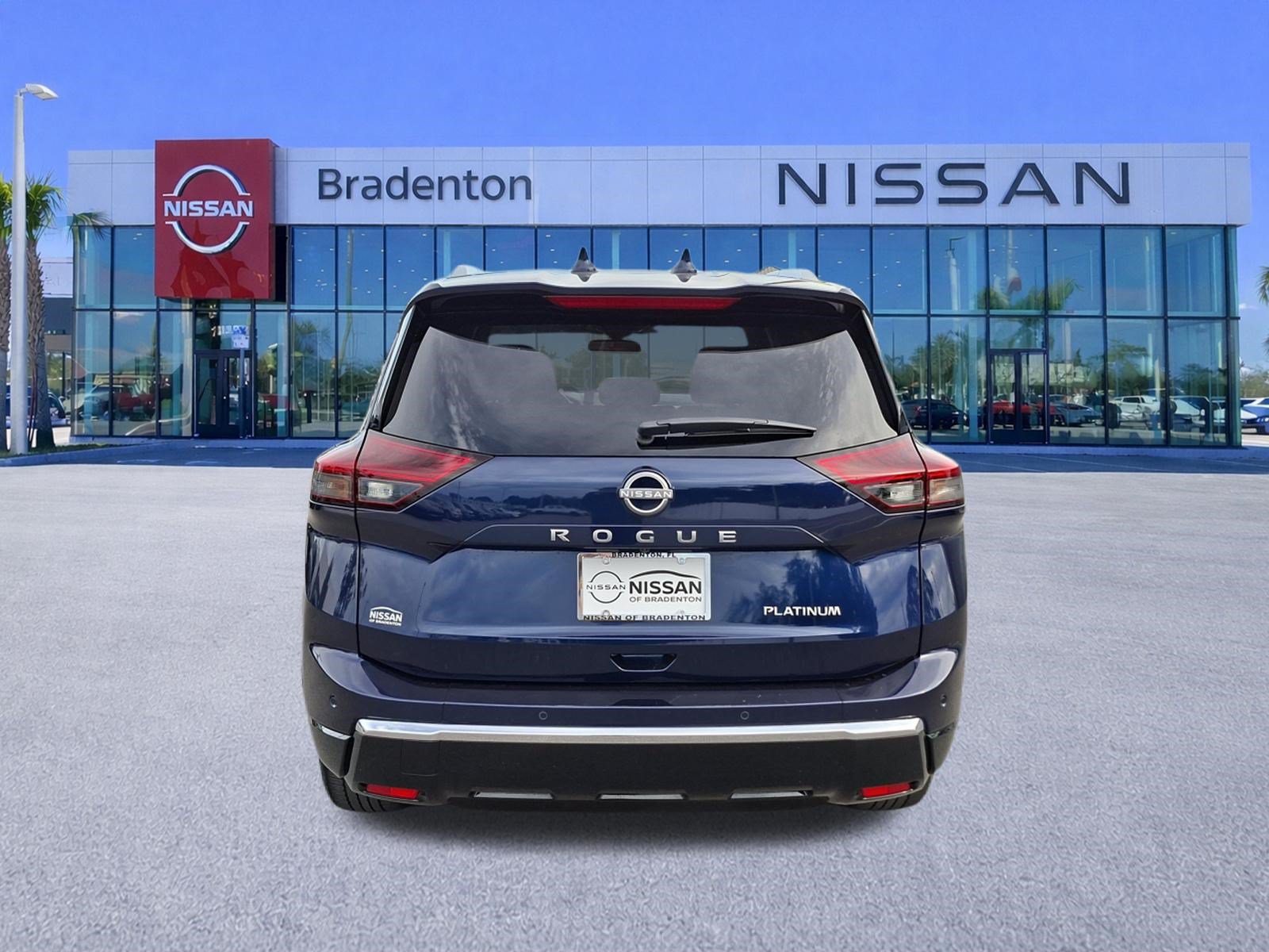 Certified 2025 Nissan Rogue Platinum w/ Tech Package FWD image 6