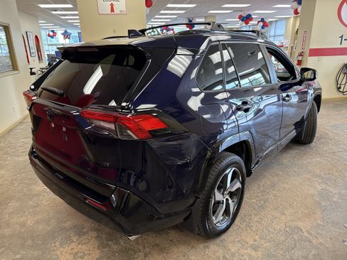 Used 2024 Toyota RAV4 SE w/ Weather & Moonroof Package AWD/4WD image 22
